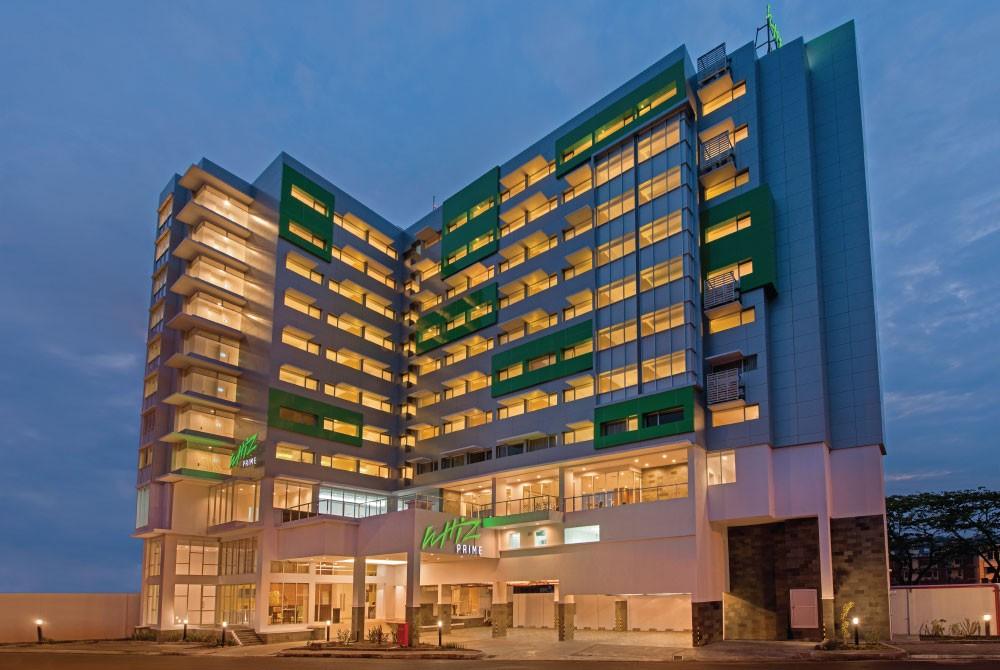 Whiz Prime Hotel Megamas Manado